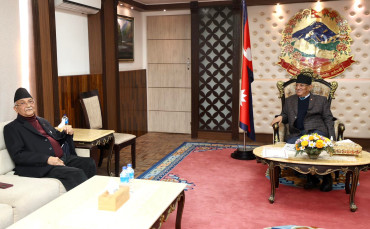 प्रधानमन्त्री प्रचण्ड र ओलीबीच बालुवाटारमा भेटवार्ता 